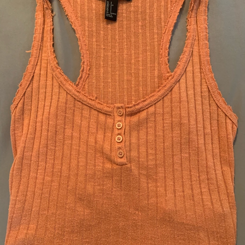 Tops - Picture 3 of 11